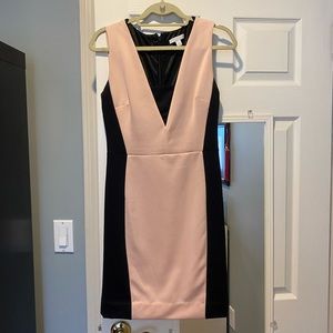 Beautiful, elegant and work appropriate dress.